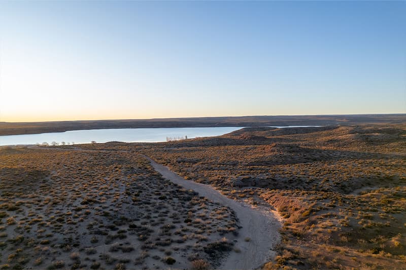 SAURO — bardas en las inmediaciones del río Limay