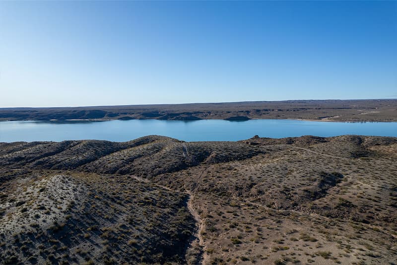 SAURO — el río Limay